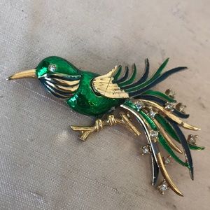 Beautiful vintage Boucher bird brooch numbered